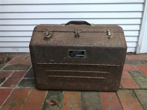 vintage metal military tool box with leather habdle|Vintage Military Tool Box .